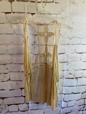 Tres Bien Cardigan (L). New without tags.